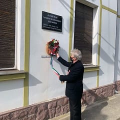 Koszorúzás